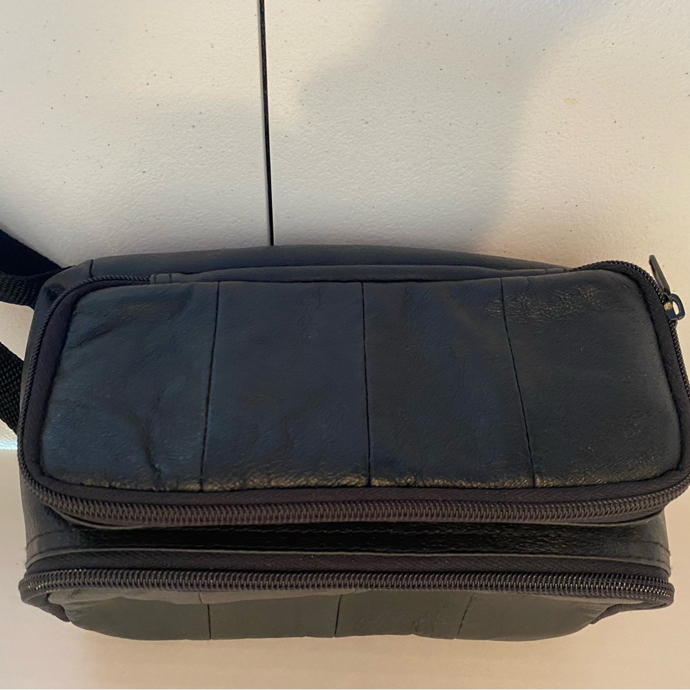 LADIES FANNY PACK BLACK IN COLOR—NOT LEATHER